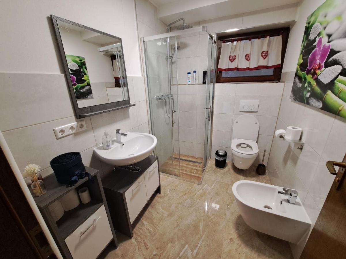 Schoene Wohnung Am Georgenberg Reutlingen Esterno foto